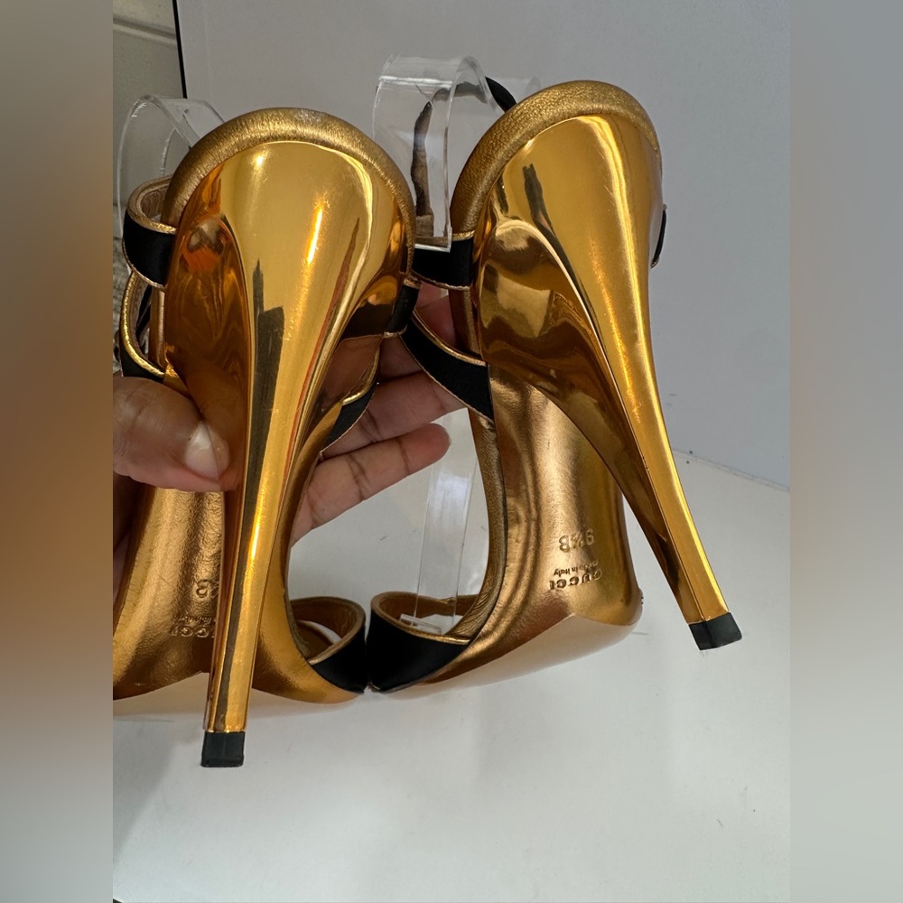 Gucci Bee Satin Heels Black Gold Strappy Sandals Ankle Strap Pumps Sz 9.5 - Picture 12 of 13